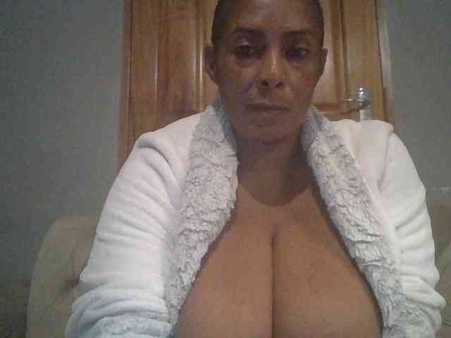 Busty8 webcam