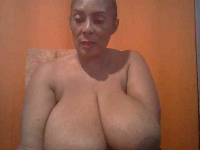 Busty8 webcam