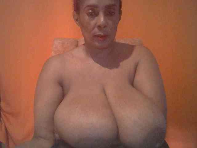 Busty8 webcam