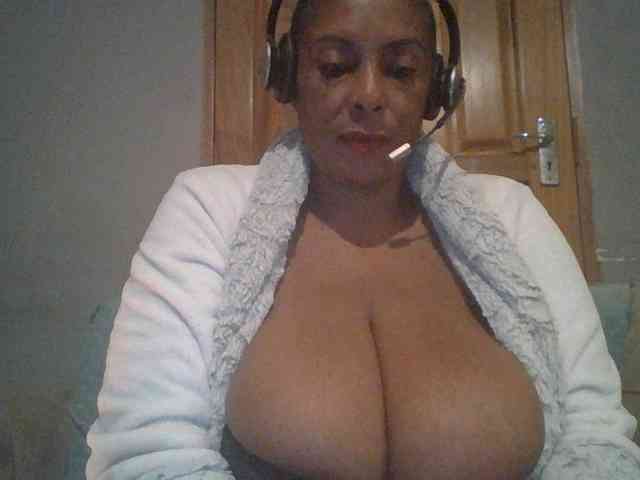 Busty8 webcam
