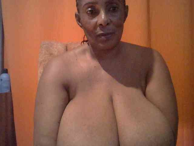 Busty8 webcam