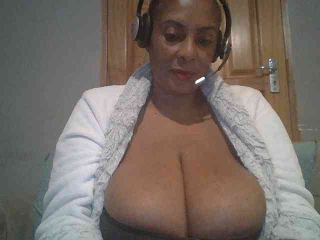 Busty8 webcam