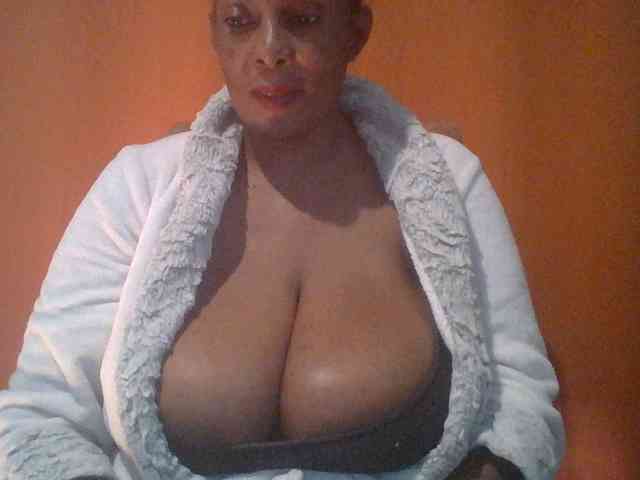 Busty8 webcam