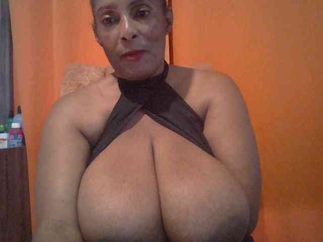 Busty8 webcam