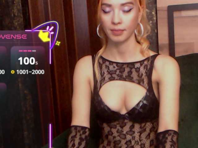 spicystarlet's BongaCams show and profile