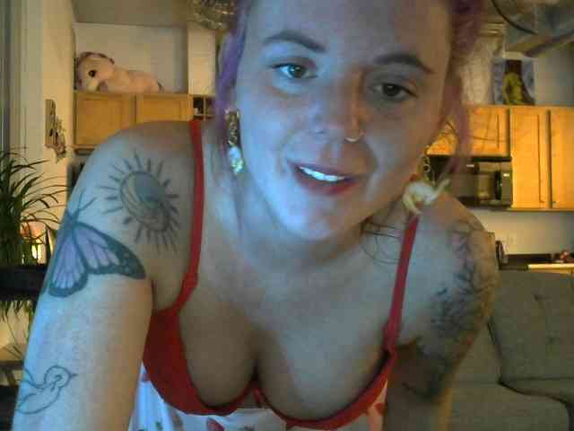 LoveMeHateMe Live Webcam on BongaCams