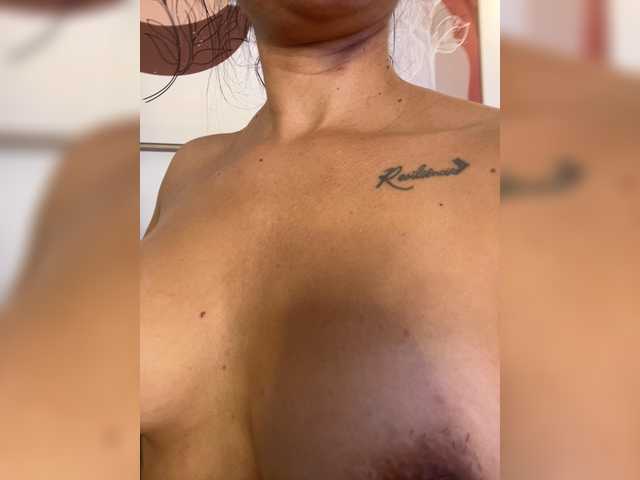 Sofia-Jones's BongaCams show and profile