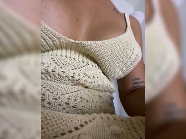 Sofia-Jones's BongaCams show and profile