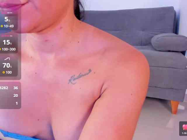 Sofia-Jones webcam