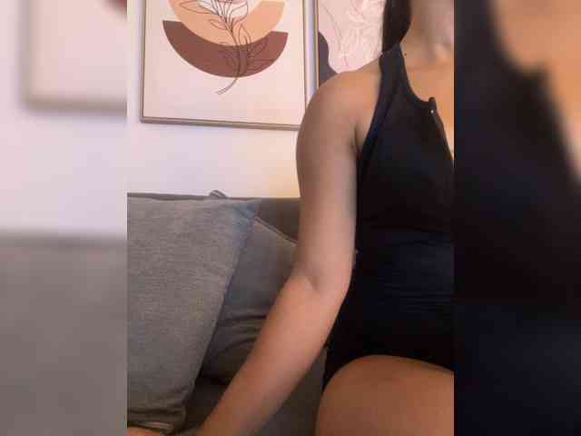 Sofia-Jones webcam