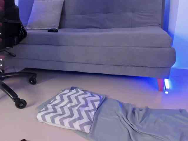 Sofia-Jones webcam