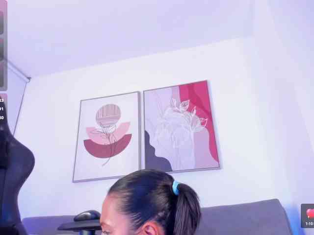 Sofia-Jones webcam