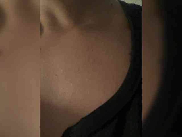 Sofia-Jones webcam