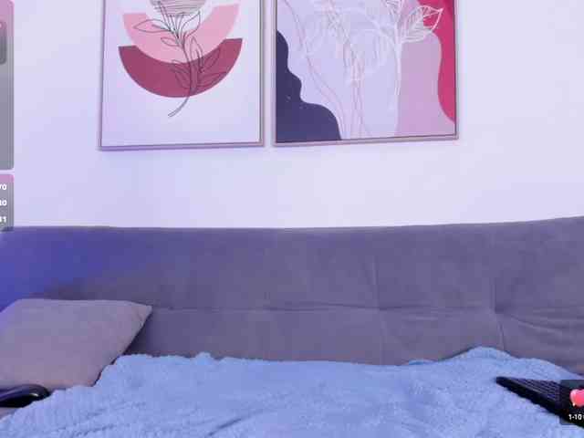 Sofia-Jones webcam