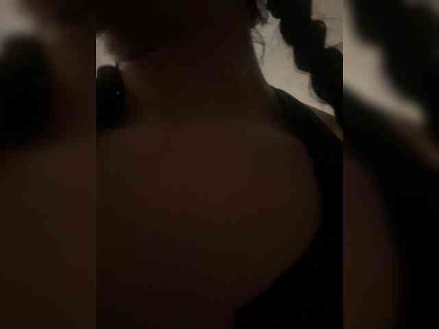 Sofia-Jones webcam