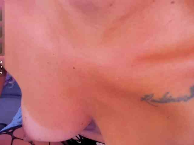 Sofia-Jones webcam