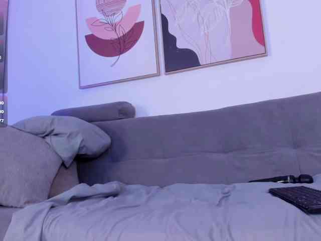 Sofia-Jones webcam