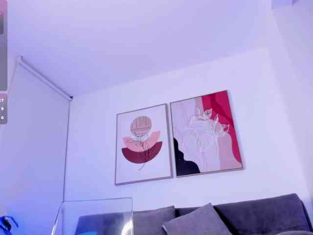 Sofia-Jones webcam