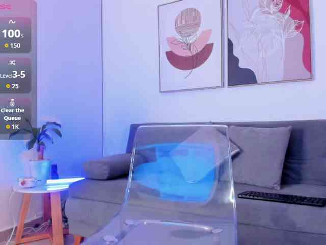 Sofia-Jones webcam
