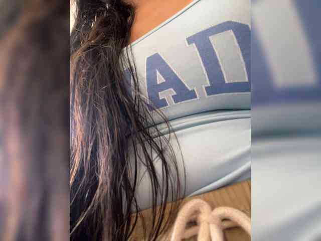 Sofia-Jones webcam