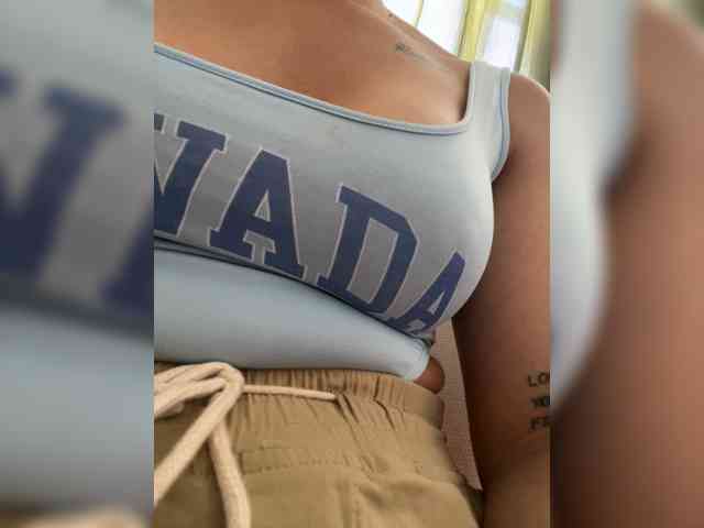 Sofia-Jones webcam