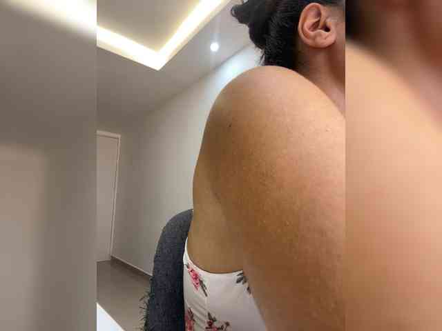 Sofia-Jones Sofia-Jones