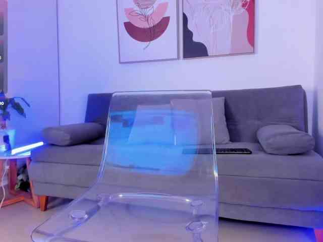 Sofia-Jones webcam