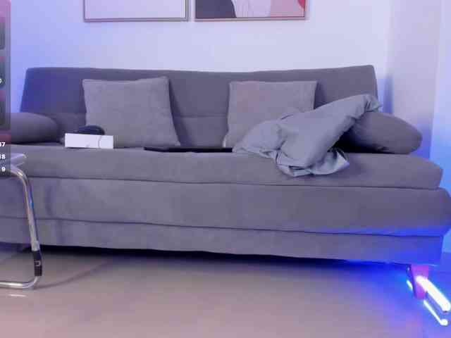 Sofia-Jones webcam