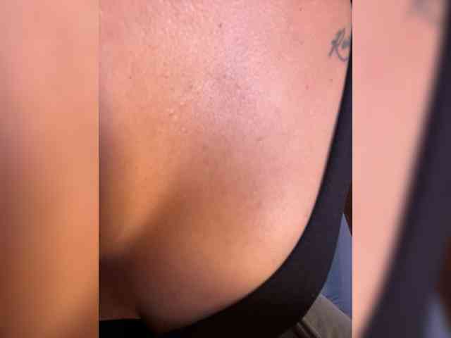 Sofia-Jones webcam