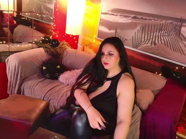 EmmaMelonie's BongaCams show and profile