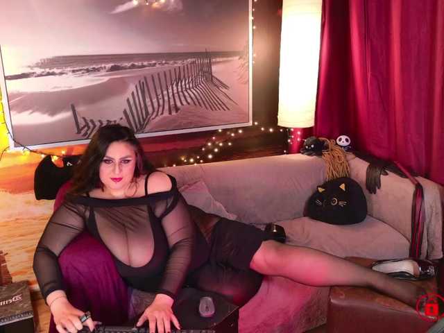 EmmaMelonie's BongaCams show and profile