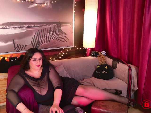 EmmaMelonie's BongaCams show and profile