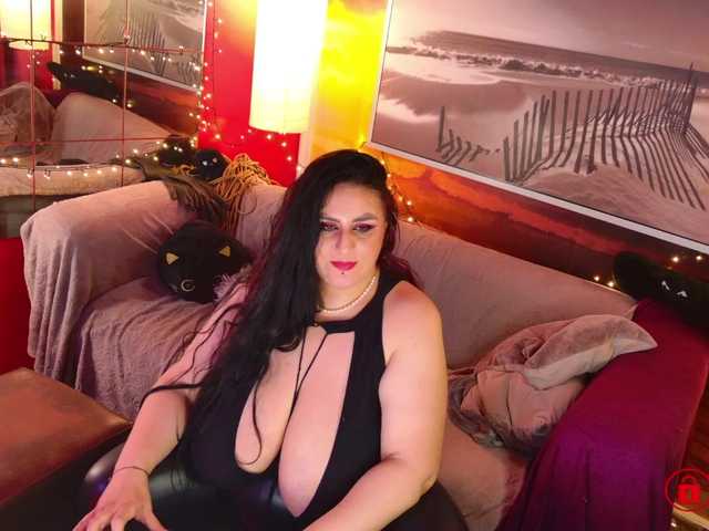 EmmaMelonie's BongaCams show and profile