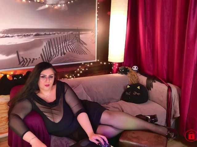 EmmaMelonie's BongaCams show and profile