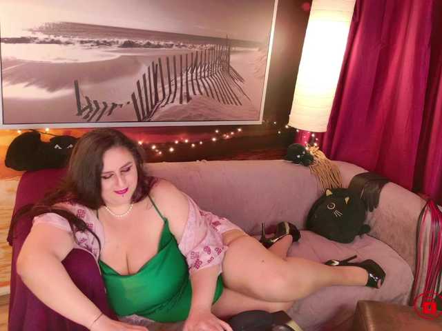 EmmaMelonie's BongaCams show and profile