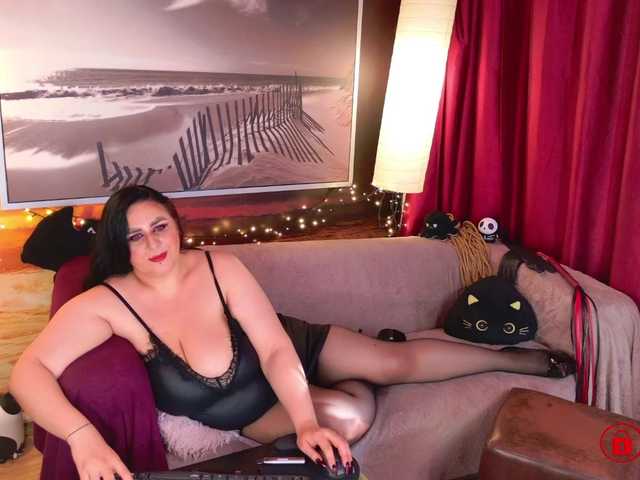 EmmaMelonie's BongaCams show and profile