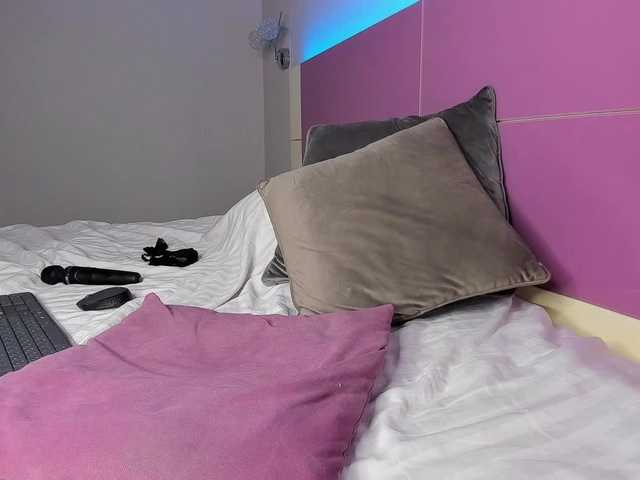  NaughtyBlond4 chat room