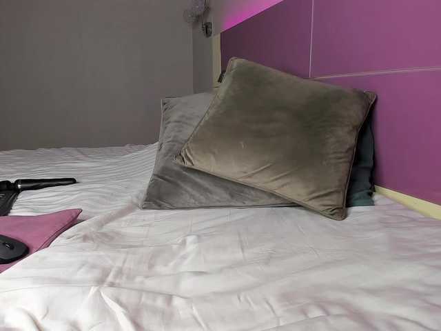 NaughtyBlond4's BongaCams show and profile