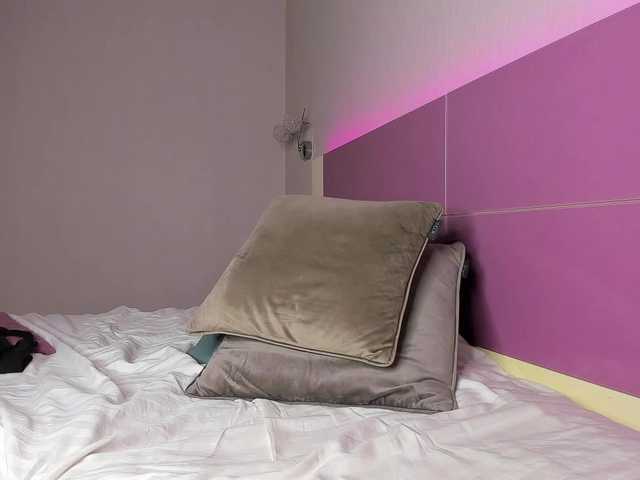 NaughtyBlond4's BongaCams show and profile