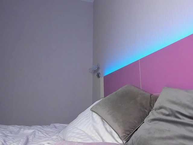 NaughtyBlond4's BongaCams show and profile