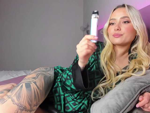 NaughtyBlond4's BongaCams show and profile