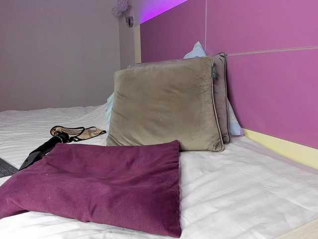 NaughtyBlond4's BongaCams show and profile