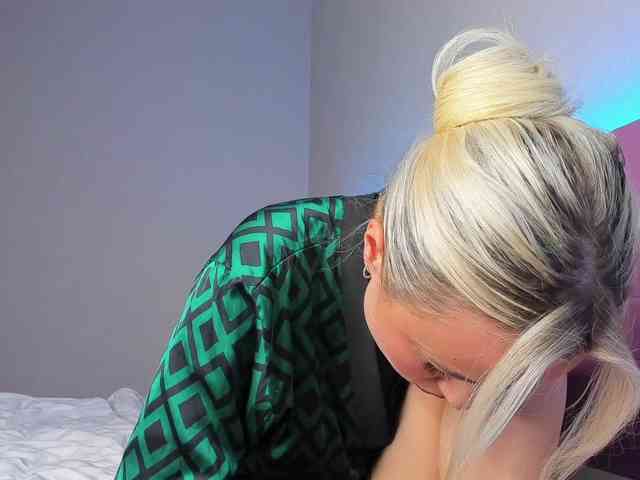 NaughtyBlond4 NaughtyBlond4