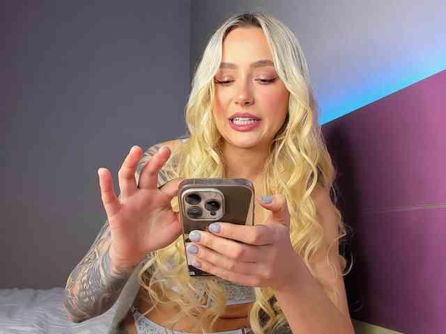 NaughtyBlond4 NaughtyBlond4