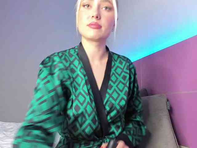 NaughtyBlond4 NaughtyBlond4