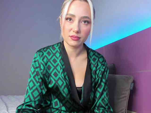 NaughtyBlond4 NaughtyBlond4