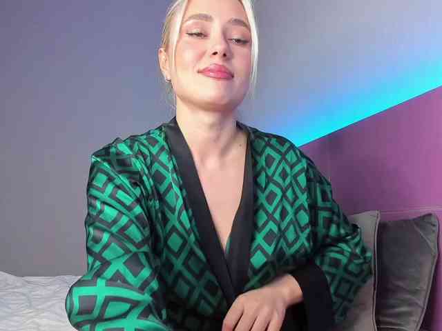 NaughtyBlond4 NaughtyBlond4