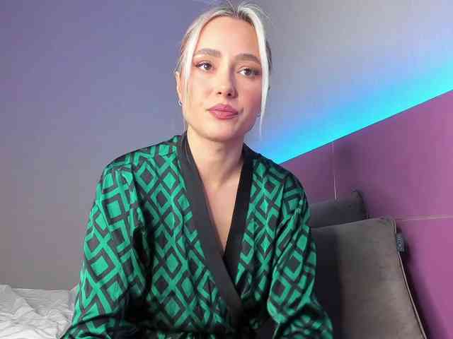 NaughtyBlond4 NaughtyBlond4