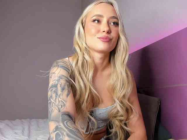 NaughtyBlond4 NaughtyBlond4