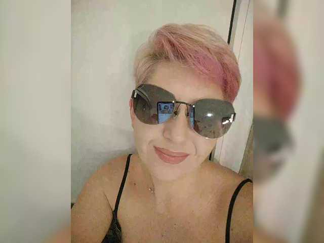 BUSINKA-25's BongaCams show and profile